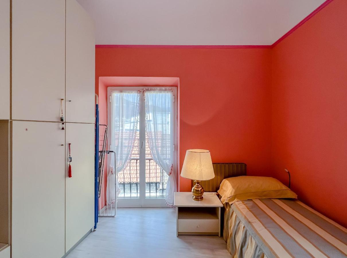 Splendido Appartamento Con Vista Mare Su Piazza Dante Varraze Exterior foto